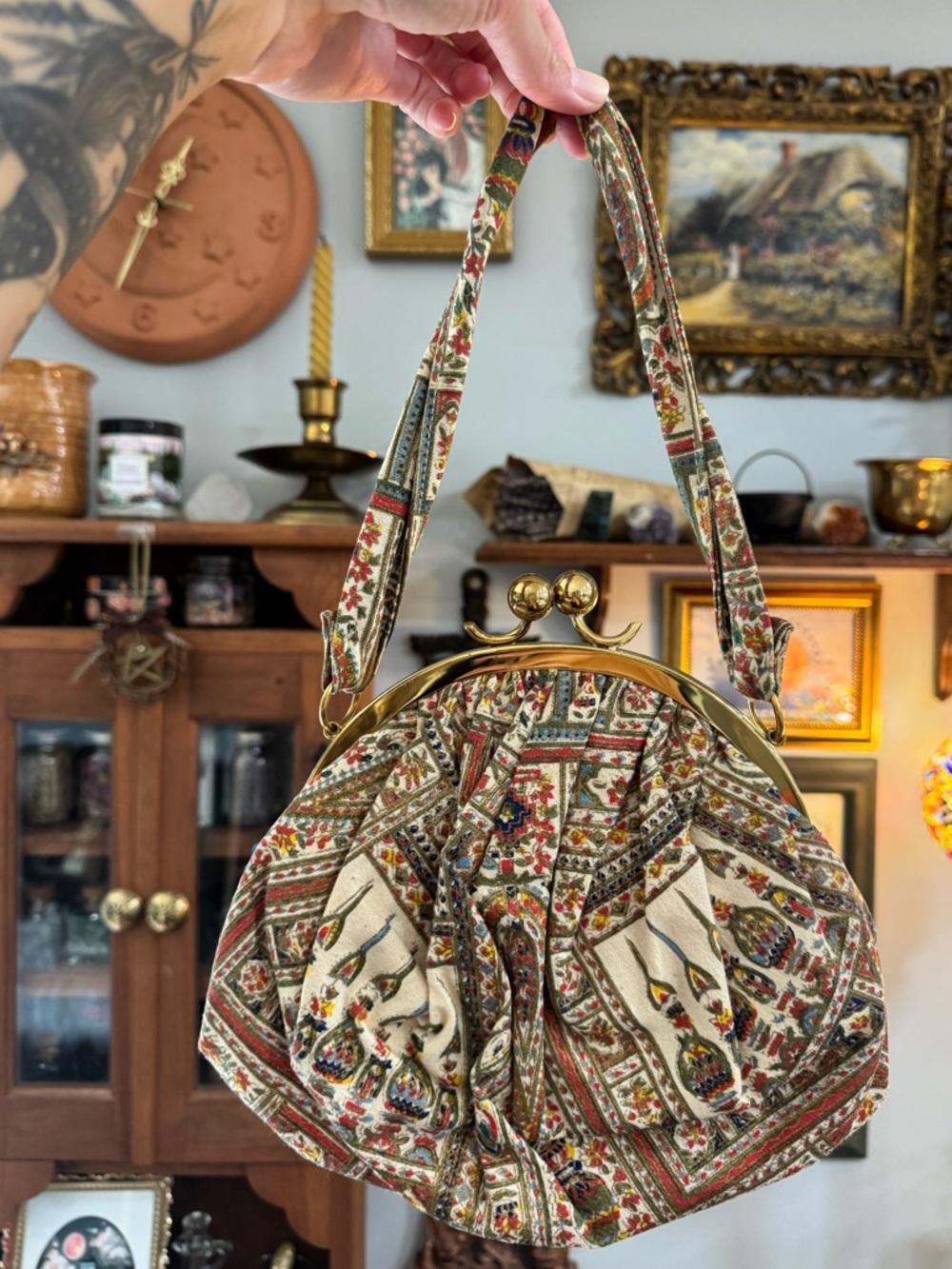 Vintage 1950s/60s Ingber Tapestry Purse with Kiss Lock Closure